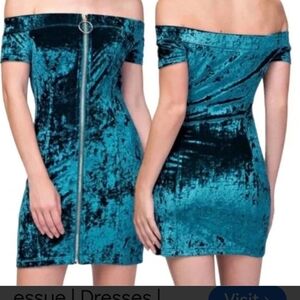 Essue Dark GreenVelvet Off-Shoulder Mini Dress With Gold Zipper Front. Sz M
